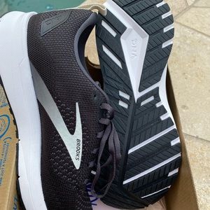 Brooks Revel 4 shoes